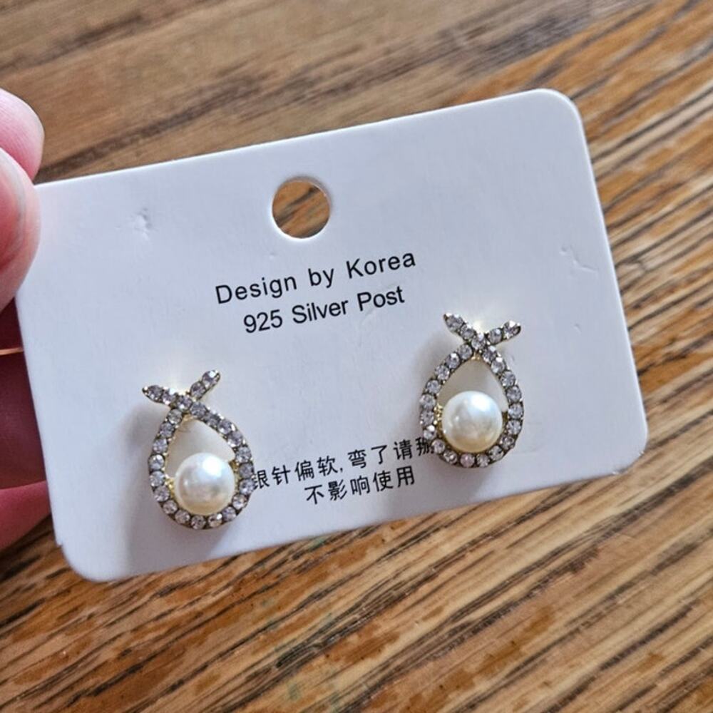 Cubic Zirconia & Faux Pearl Small Crossover Earrings ~ Eclectic Fish ~ Versatile